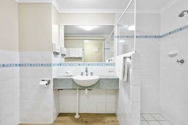 Resort, 1 Queen and 1 Single Bed, No Air Condition، K Gari Beach Resort 6/7