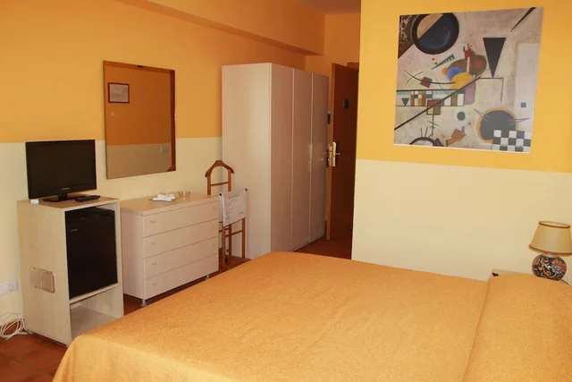 غرفة كلاسيكية بسرير مزدوج بإطلالة على البحر، Hotel Sul Mare Al Gabbiano 3/6