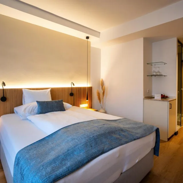 غرفة بسرير كوين، VILA VITA Pannonia 3/5