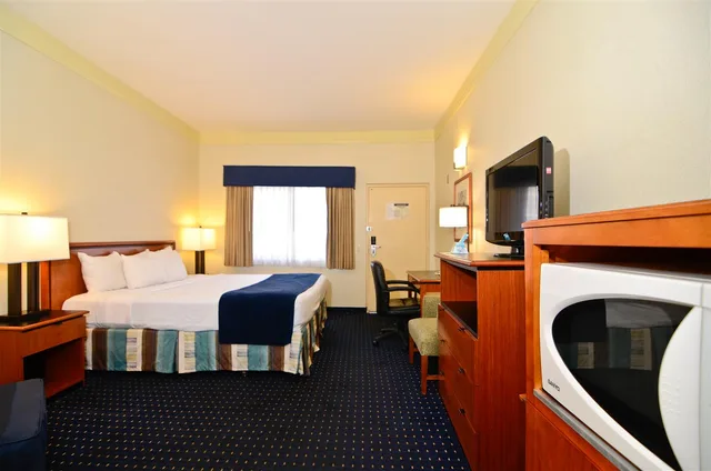 غرفة بسرير كينج، Best Western San Diego Pacific Beach/Mission Bay 6/8