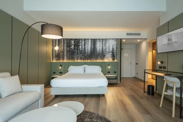Junior Suite, Queen Bed, Sofa, Pool Access، Hotel Horizon Wellness Spa Resort, BW Signature Collection 7/10