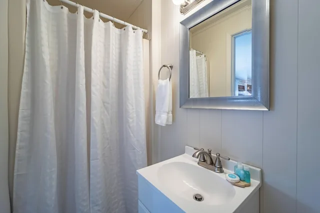 Efficiency, Deluxe, Cottage, Studio, King Bed, Sofa، Ocean Glass Inn 7/9