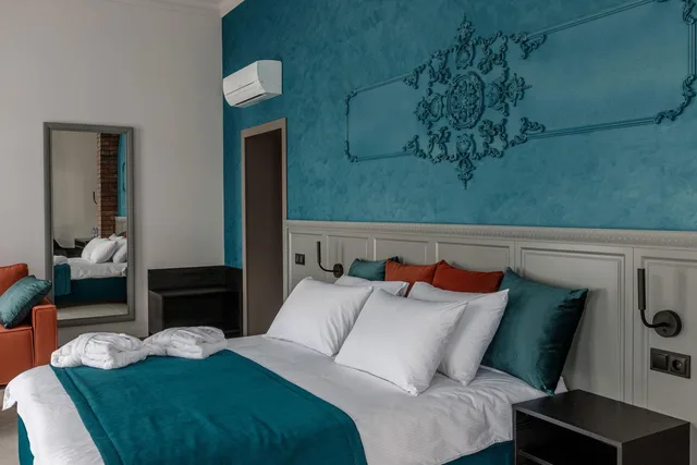جناح حصري، Richmond Hotel 2/2