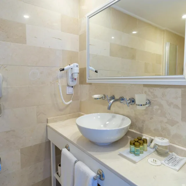 Grand, Suite, Wise Boutique Hotel & Spa 4/6