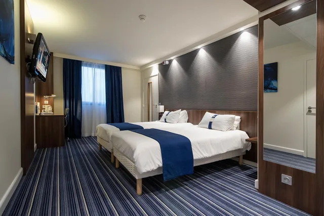 غرفة بسريرين منفصلين لذوي الإعاقة، Holiday Inn Express Lille Centre by IHG 1/3