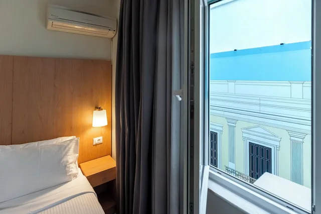 غرفة كومفورت بسرير كوين وسرير فردي، Polis Grand Hotel 2/8