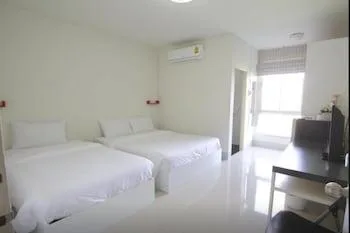 غرفة عائلية ثلاثية، Honghub Sakon Hotel 2/2