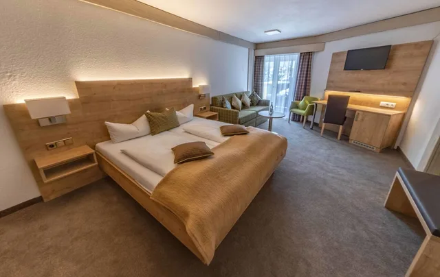 غرفة قياسية كبيرة بسرير مزدوج، Hotel Quellenhof 1/2