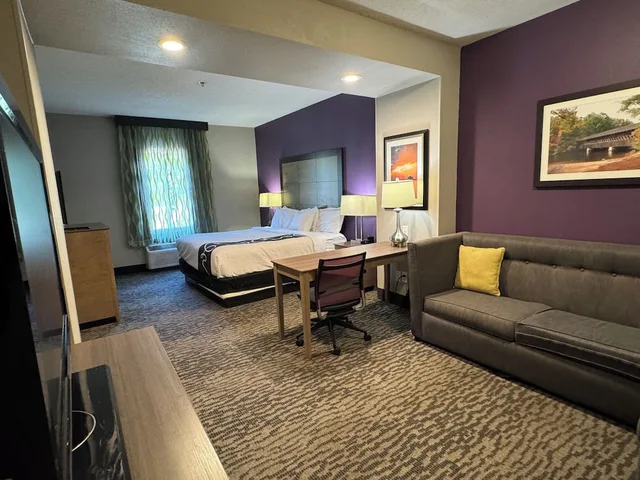 جناح استوديو بسرير كينج، La Quinta Inn And Suites by Wyndham Milledgeville 4/9