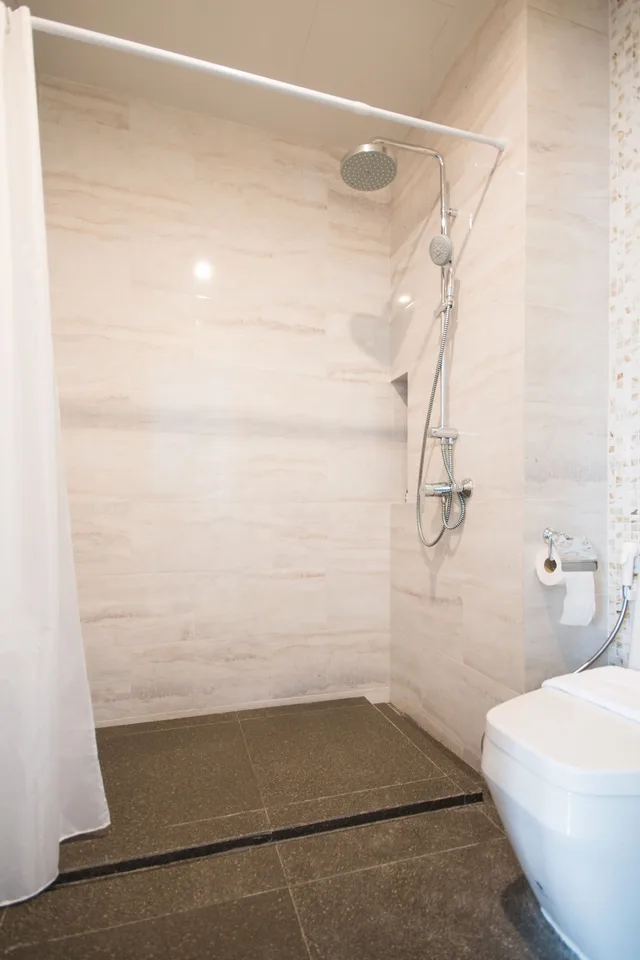 جناح جونيور بسرير مزدوج بشرفة، LITTLE NYONYA HOTEL 3/3