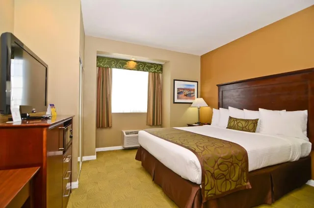 غرفة قياسية بسرير كينج، Best Western California City Inn & Suites 2/5