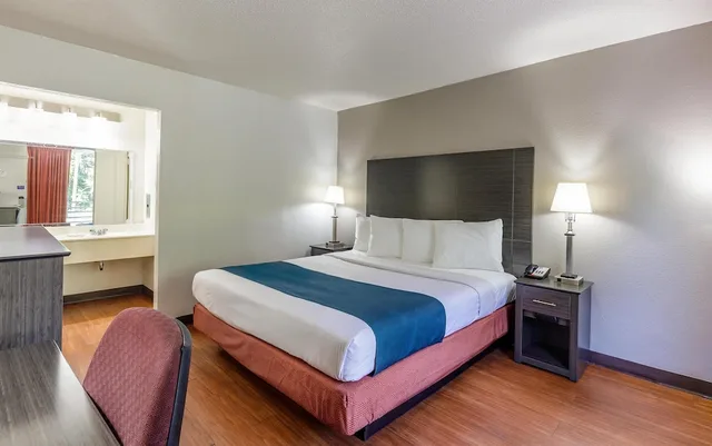 غرفة ديلوكس بسرير كينج لذوي الإعاقة، Motel6 Dumfries, VA 1/7