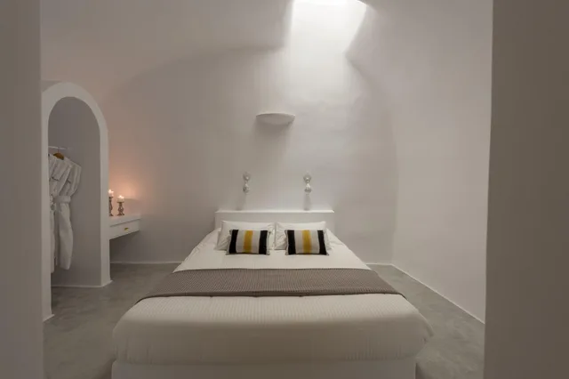 Private, 1 Bedroom, Villa, Caldera View, Hot Tub، Anemomilos Hotel & Apartments 1/4