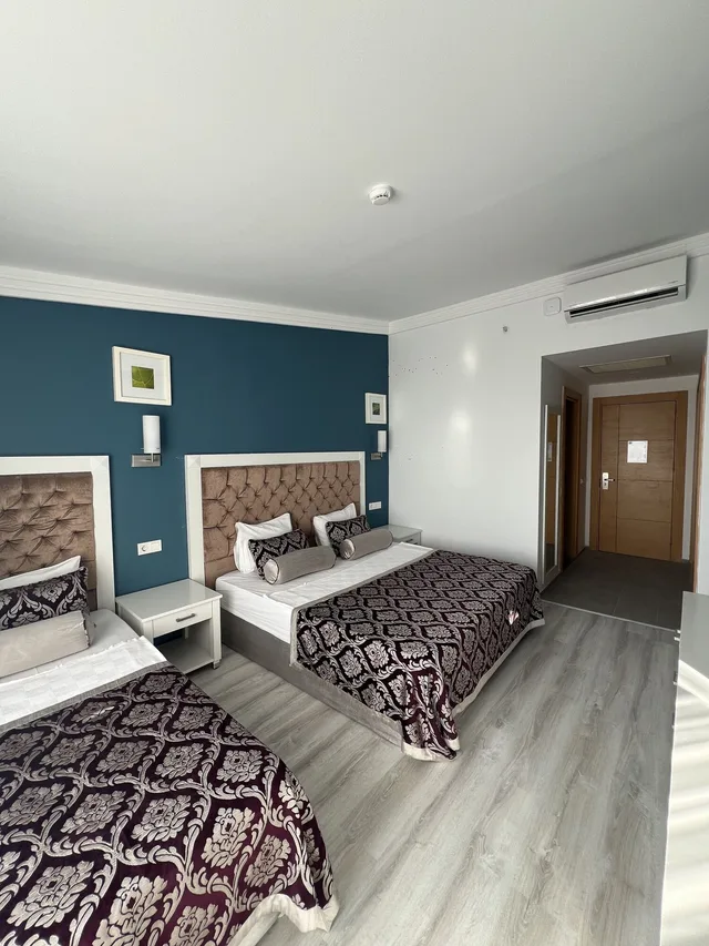 غرفة قياسية بسرير مزدوج وسرير فردي بإطلالة على البحر، SL La Perla Hotel Kemer 8/10