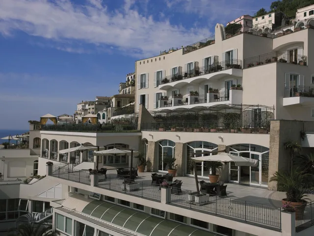 غرفة ديلوكس بسرير مزدوج أو سريرين منفصلين بإطلالة على البحر بشرفة، Raito Hotel 1/1
