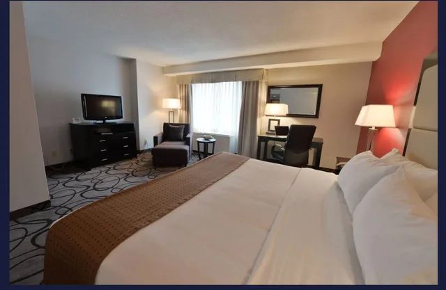 Room, Queen Bed, Holiday Inn Montreal Centre-Ville Downtown 2/2
