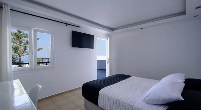 Superior, Queen Bed, Sea View, Shared Balcony, Tataki Hotel 2/10
