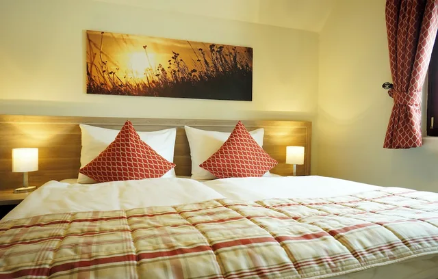 2 Bedrooms, Family, Bungalow, 1 King and 1 Single Beds, VILA VITA Pannonia 1/2