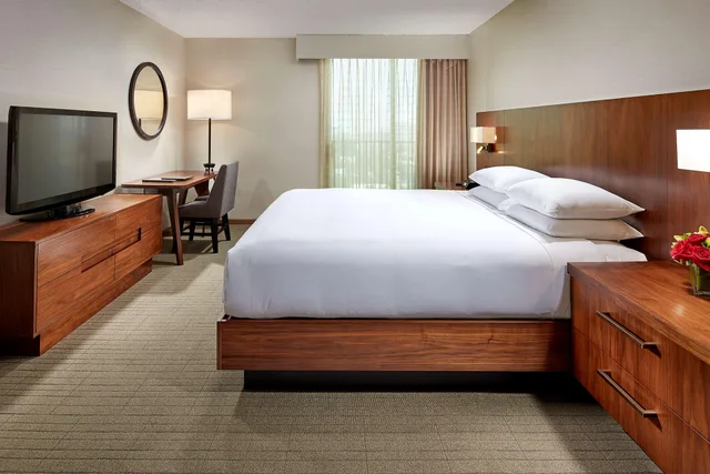 جناح سوبيريور بغرفة نوم واحدة، Hilton Pasadena 1/2