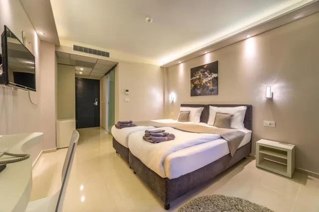 غرفة سوبيريور بسريرين منفصلين بإطلالة على الجبل بشرفة، Laki Hotel & Spa 4/5