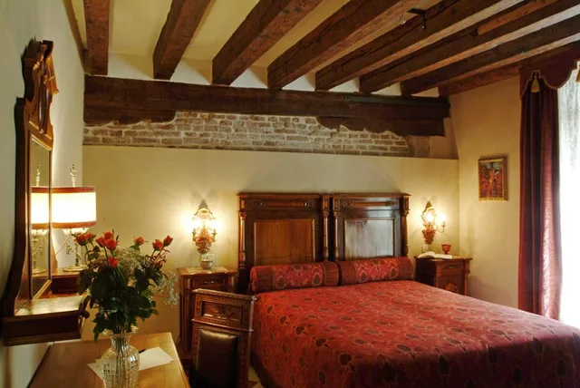 غرفة كلاسيكية بسرير مزدوج، Palazzo Priuli 2/2