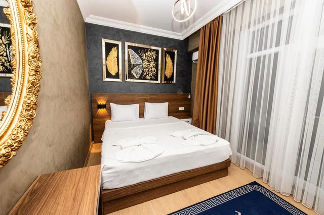 Deluxe, Suite, Blue Vista Hotel 7/10