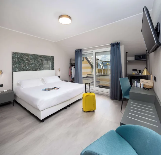 غرفة قياسية بسرير كوين بإطلالة على البحر بشرفة، Best Western Regina Elena 3/10