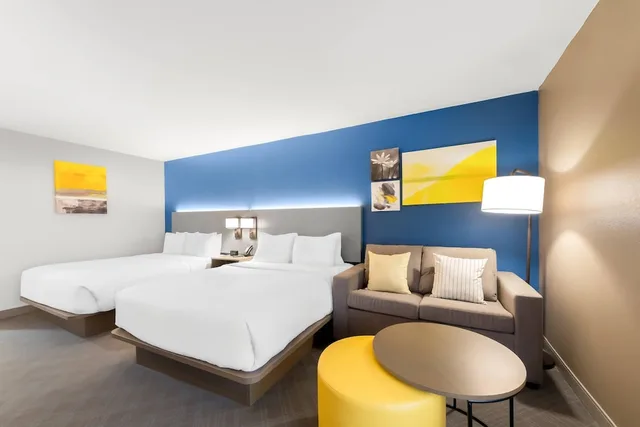 Room, Single, 2 Queen Beds, Sofa, Accessible، Comfort Inn & Suites Portland Corpus Christi 6/9