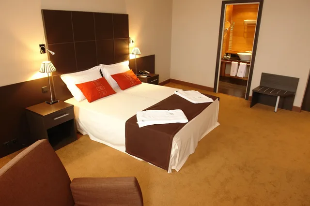 جناح كومفورت بسرير كينج، TANA Hotel 6/9