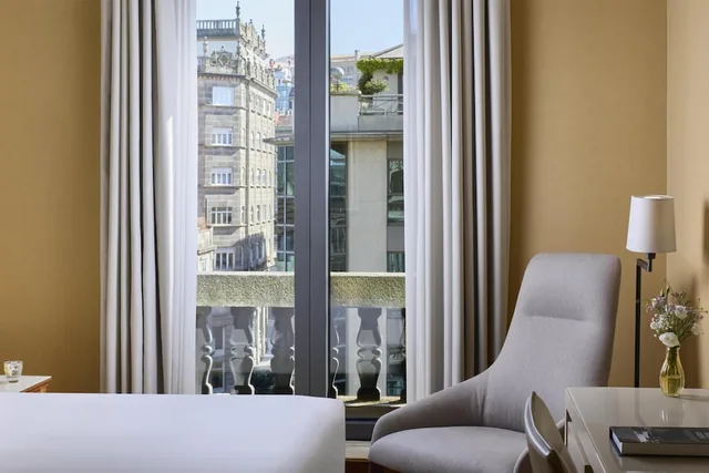 Superior, Double Bed, with View, Nh Collection Vigo 5/9