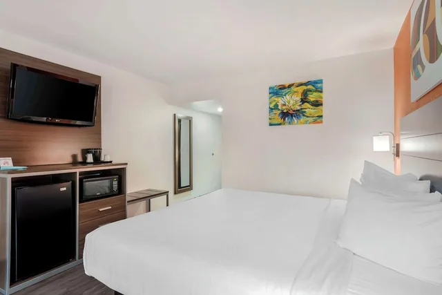 غرفة قياسية بسرير كينج، Best Western Statesville Inn 3/9