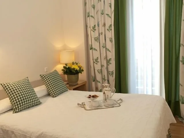 غرفة متصلة عائلية بسرير كوين وسريرين منفصلين، The Park Hotel Piraeus 1/3