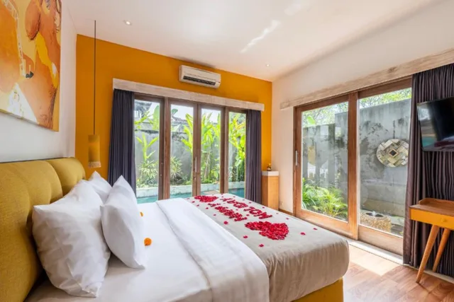 2 Bedrooms, Royal, Waterslide, Villa, Private Pool، La Mira Villa Seminyak by Ini Vie Hospitality 4/9