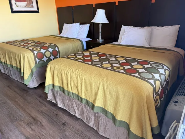 غرفة بسريرين مزدوجين للمدخنين، American Inn Of Kinder 1/1