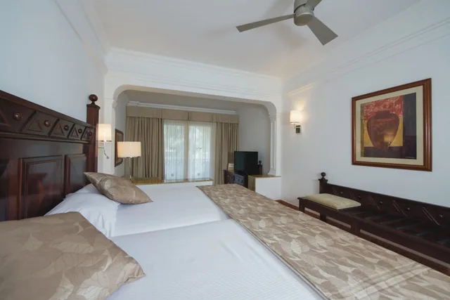 جناح جونيور بإطلالة جزئية على البحر، Riu Palace Cabo San Lucas 1/3