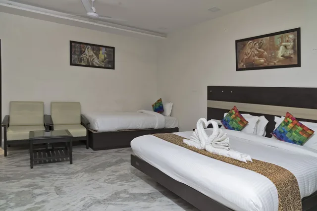 Deluxe, Double Bed, Hotel Royal Dezire 2/7