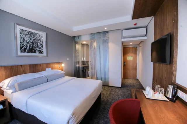 جناح بانورامي بسرير كينج بغرفة نوم واحدة بإطلالة، Holiday Inn Nairobi Two Rivers Mall an IHG Hotel 2/7