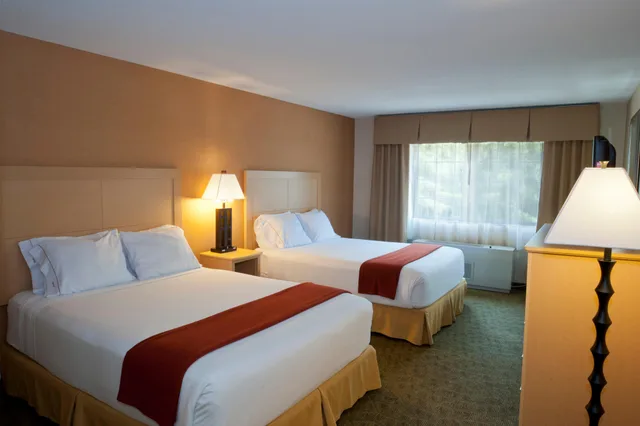 غرفة بسريرين كوين لذوي الإعاقة، Holiday Inn Express Hotel and Suites North Conway, an IHG Hotel 1/1