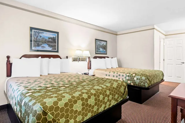 غرفة بسريرين كوين، Surestay Hotel By Best Western Castro Valley 2/4