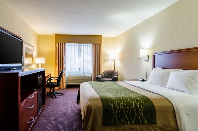غرفة قياسية بسرير كينج، Quality Inn & Suites Colby, KS 1/9