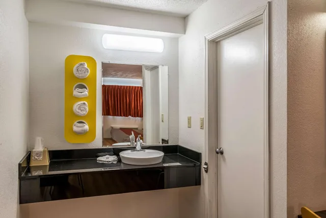 غرفة بسرير كينج للمدخنين، Motel6 Florence, KY - Cincinnati Airport 10/10