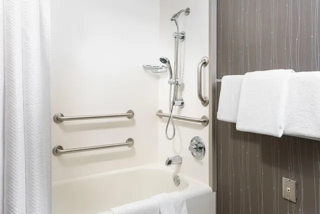 غرفة بسريرين كوين في طابق مرتفع، Courtyard Chicago Downtown/Magnificent Mile 8/8