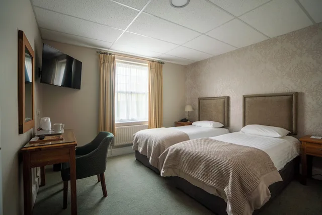 Classic, Twin Beds, Stallingborough Grange Hotel 2/5