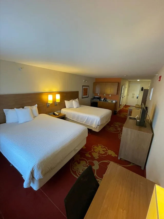 جناح استوديو بسريرين كوين لذوي الإعاقة، Days Inn And Suites Belmont 1/6