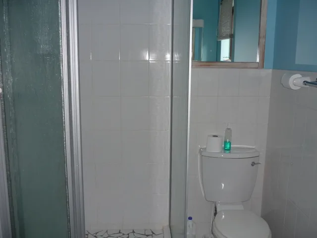 Sea, Family Suite, Suite, Queen and Twin Beds، A1 Kynaston B&amp;B 2/2