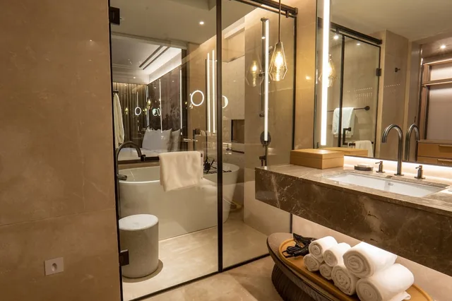 غرفة فاخرة بسرير كينج بشرفة بإطلالة، JW Marriott Goa Vagator 5/7