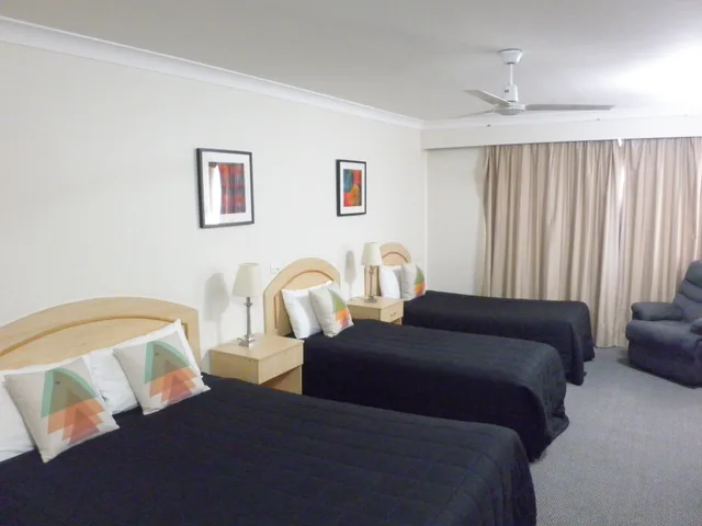 غرفة عائلية بسرير كوين وسريرين فرديين، Comfort Inn Centrepoint 3/5