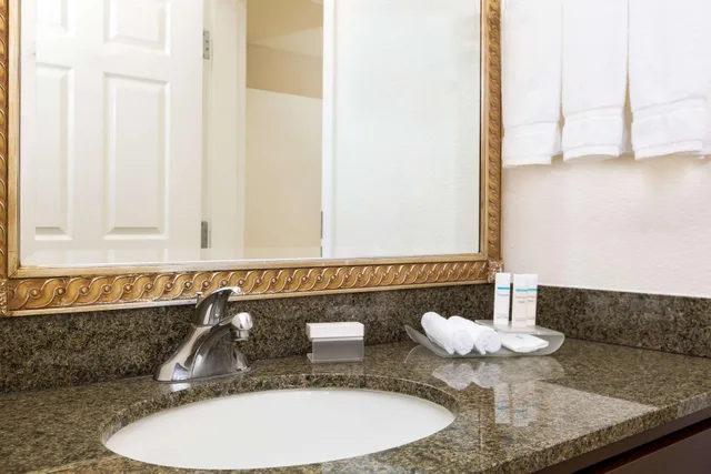 غرفة بسرير كوين لذوي الإعاقة، Homewood Suites By Hilton Newark-Fremont 2/4