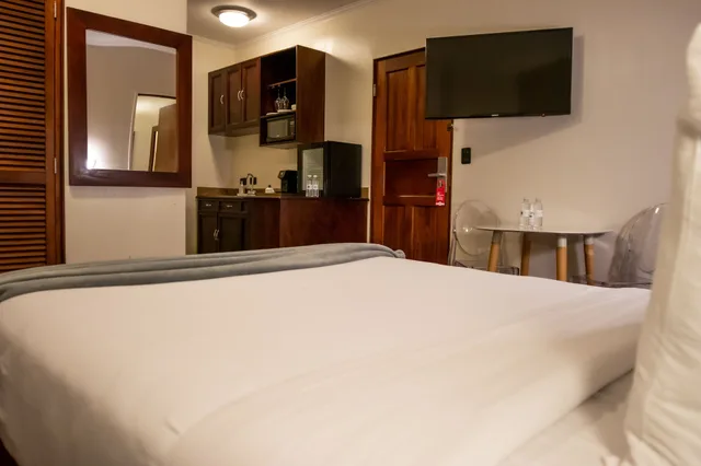 Connecting, Family Suite, 1 Double and 2 Queen Beds, Parque Del Lago Hotel 1/10