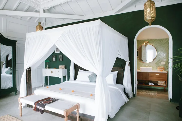 Romantic, White, Villa, King Bed، White Tortoise Eco Villas 1/6